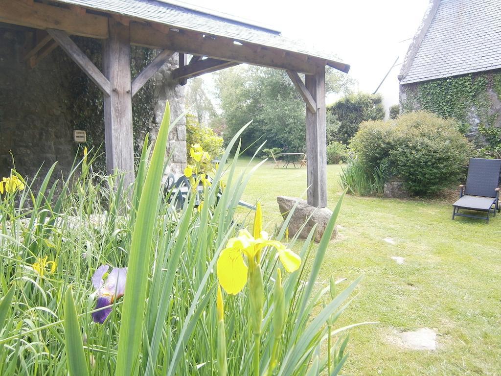 Les Chaumieres De Kerimel Bed & Breakfast Ploemel Bagian luar foto